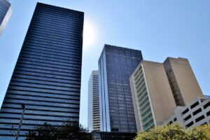 ALZR11 anuncia dividendo e compra de imóvel