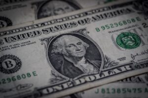 dolar-recua-nova-reducao-juros-eua