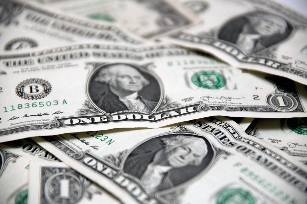 dolar-outubro-queda-recuo