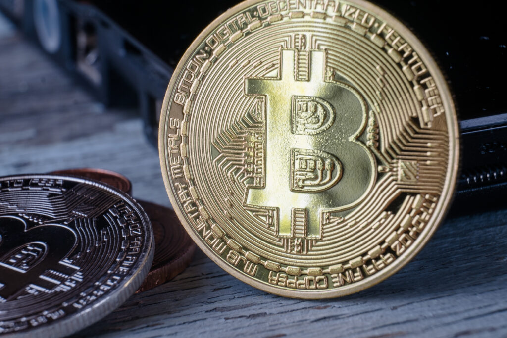 btc-reage-queda-incertezas-travam-avanco