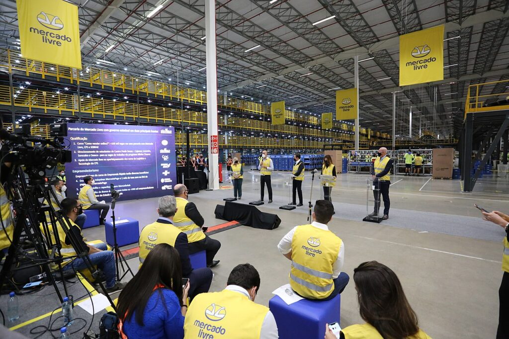 cplg11-mercado-livre-contrato-locacao-logistico