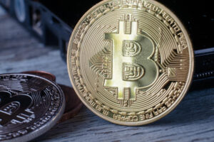 bitcoin-sobe-acima-60-mil-julho-2026