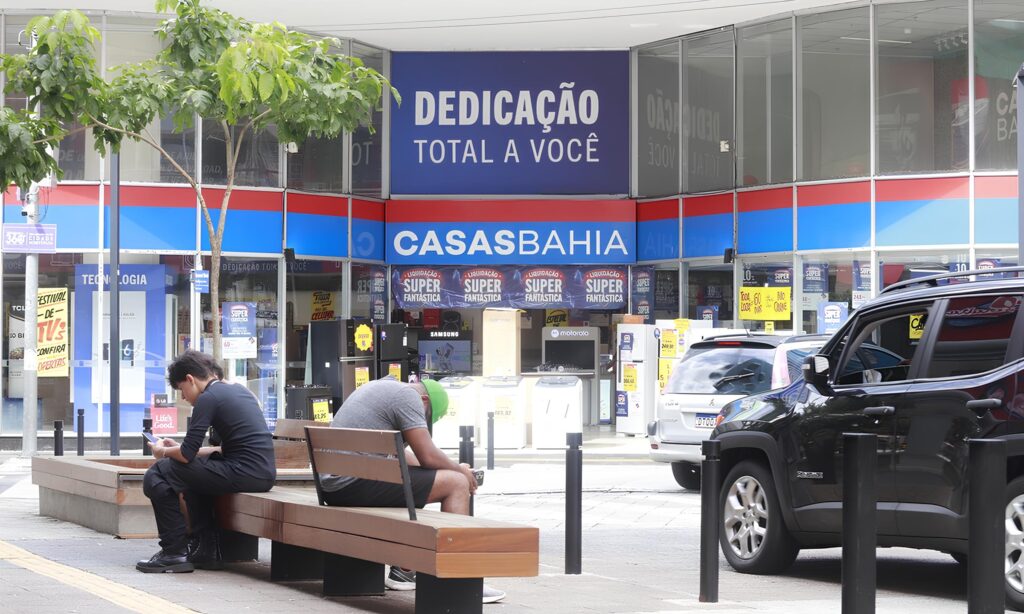 hslg11-sobe-apos-queda-casas-bahia-recuperacao-judicial