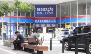 hslg11-sobe-apos-queda-casas-bahia-recuperacao-judicial