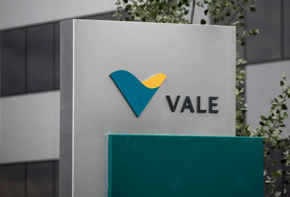 vale-vale3-cai-minerio-ferro-frete-setembro