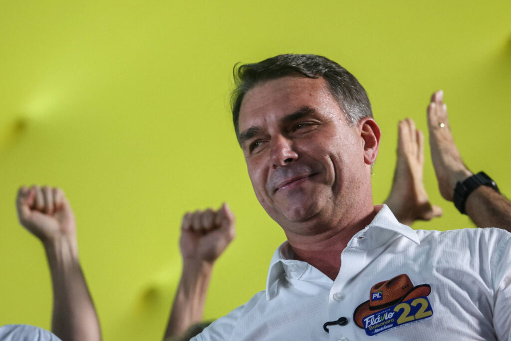 flavio-bolsonaro-mudar-constituicao-congresso
