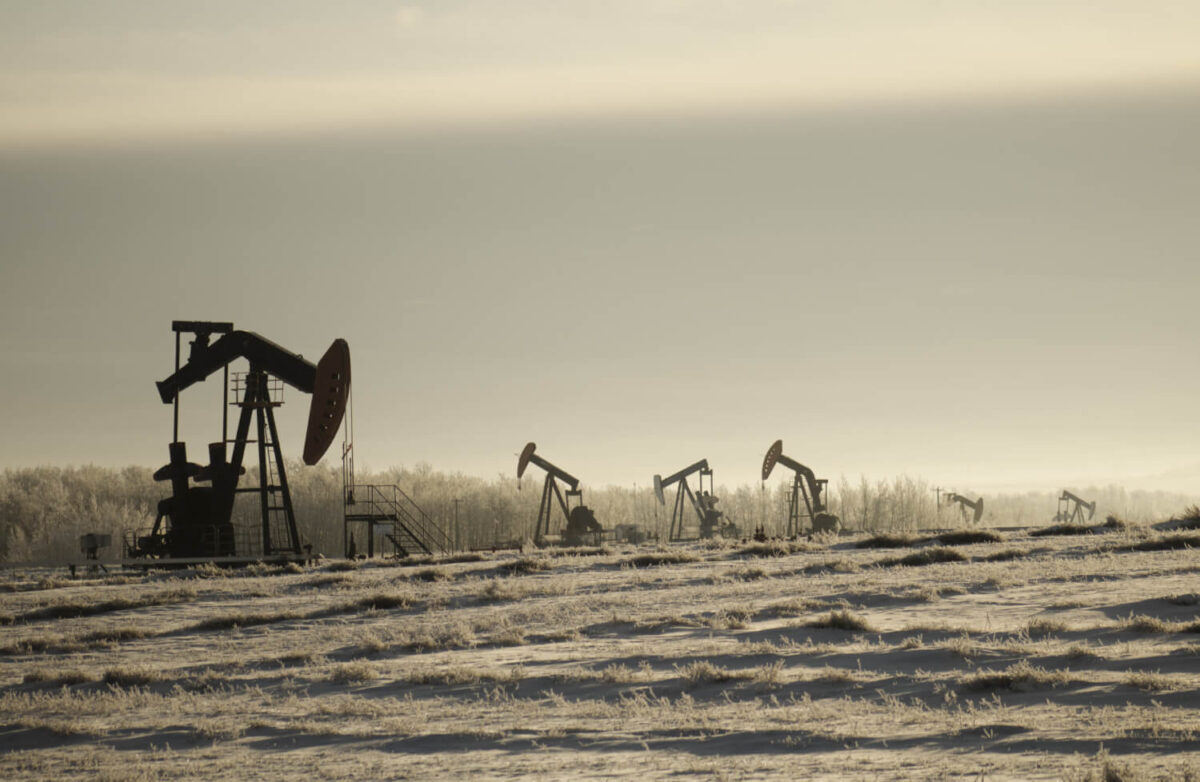 petroleo-sobe-tensao-oriente-medio-trump-ira